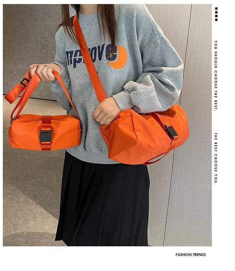 Large Capacity Solid Color Single Shoulder Crossbody Toast Bag Waterproof Sport Gym Fitness Travel Duffel Bag For detail image
