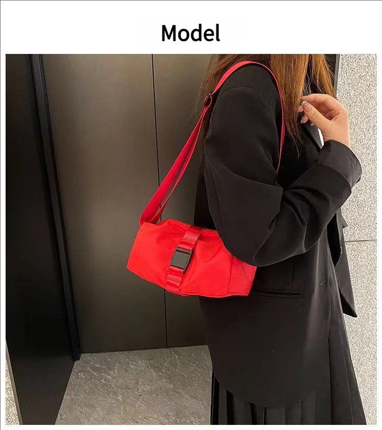Large Capacity Solid Color Single Shoulder Crossbody Toast Bag Waterproof Sport Gym Fitness Travel Duffel Bag For detail image