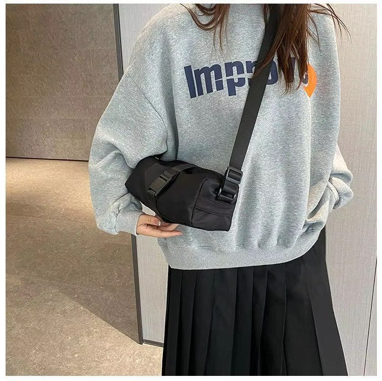 Large Capacity Solid Color Single Shoulder Crossbody Toast Bag Waterproof Sport Gym Fitness Travel Duffel Bag For detail image