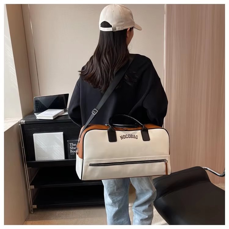 Waterproof PU Leather Business Travel Overnight Duffel Bag product detail