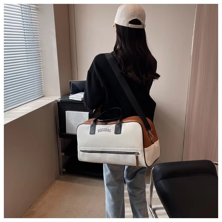 Waterproof PU Leather Business Travel Overnight Duffel Bag product detail
