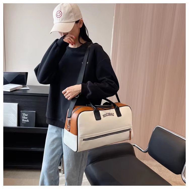 Waterproof PU Leather Business Travel Overnight Duffel Bag product detail