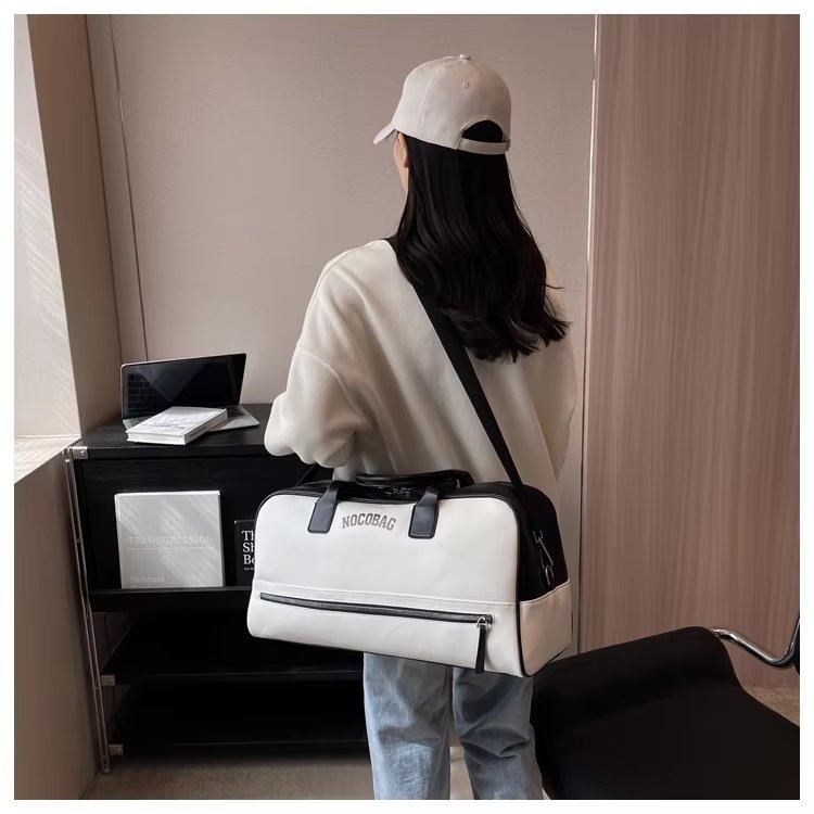 Waterproof PU Leather Business Travel Overnight Duffel Bag product detail