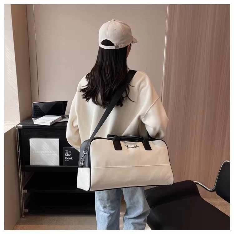 Waterproof PU Leather Business Travel Overnight Duffel Bag product detail