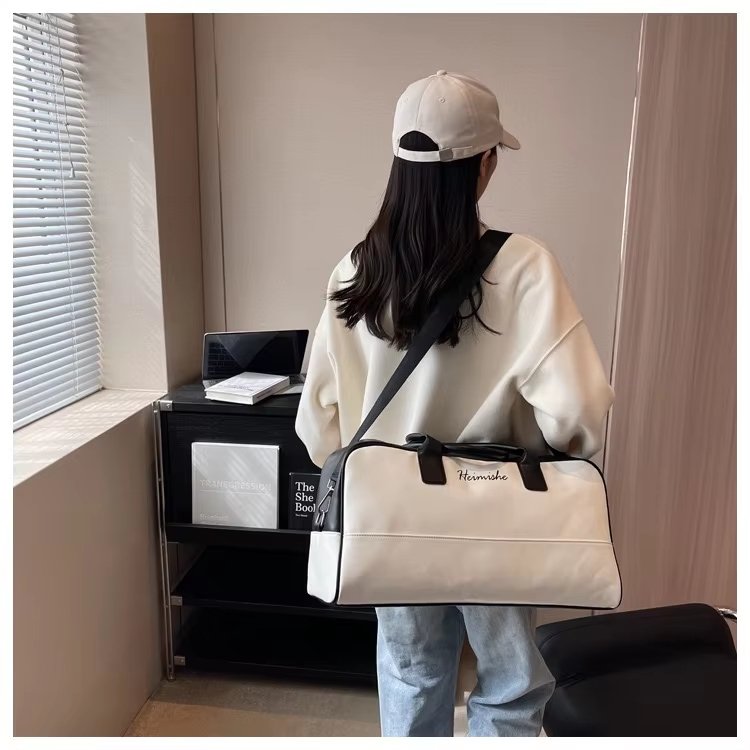 Waterproof PU Leather Business Travel Overnight Duffel Bag product detail