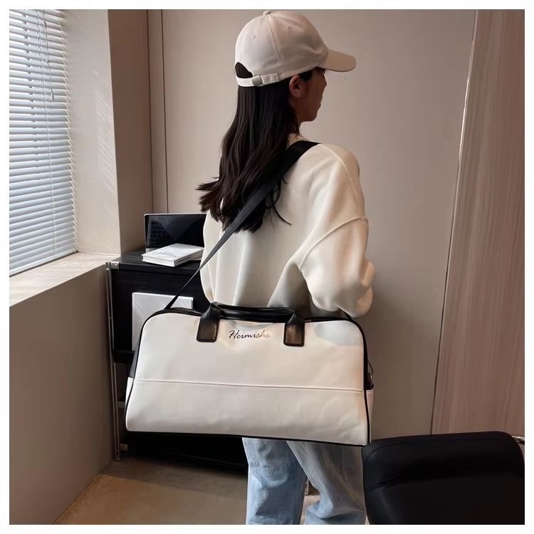 Waterproof PU Leather Business Travel Overnight Duffel Bag product detail