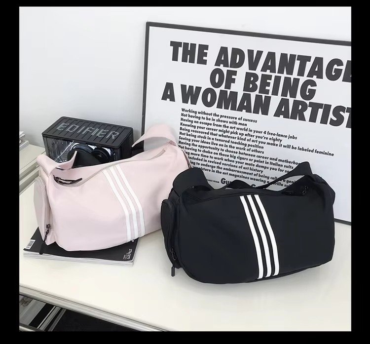 Large Capacity Sports Swimming Yoga Fitness Bag Casual Lightweight Messenger Travel Duffel Bag Lightweight Storage Crossbody Bag detail image