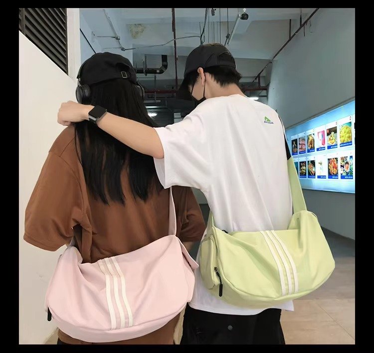 Large Capacity Sports Swimming Yoga Fitness Bag Casual Lightweight Messenger Travel Duffel Bag Lightweight Storage Crossbody Bag detail image